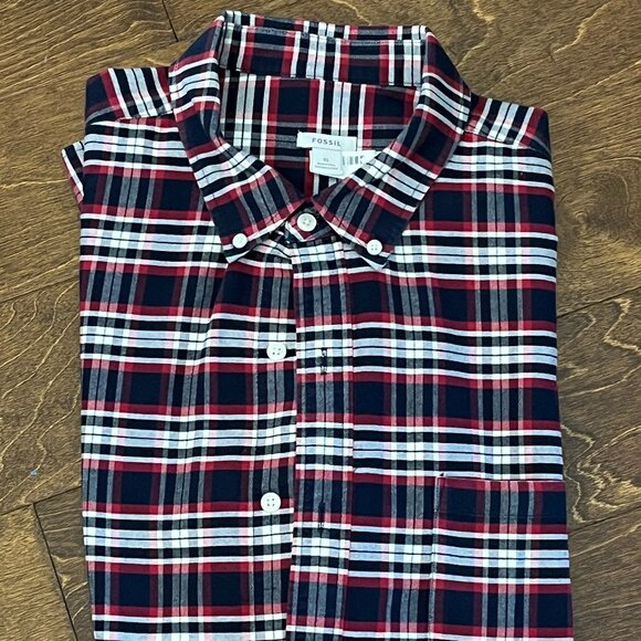 Fossil Men's Red White Blue Plaid XL Shirt Excellent condition - Picture 2 of 5